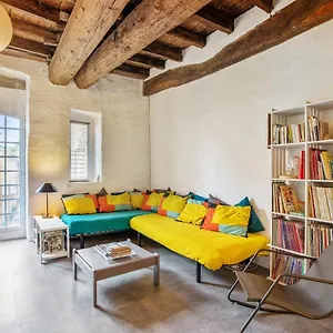  Appartement Studio Avec Balcon Et Wifi A Les Avignon